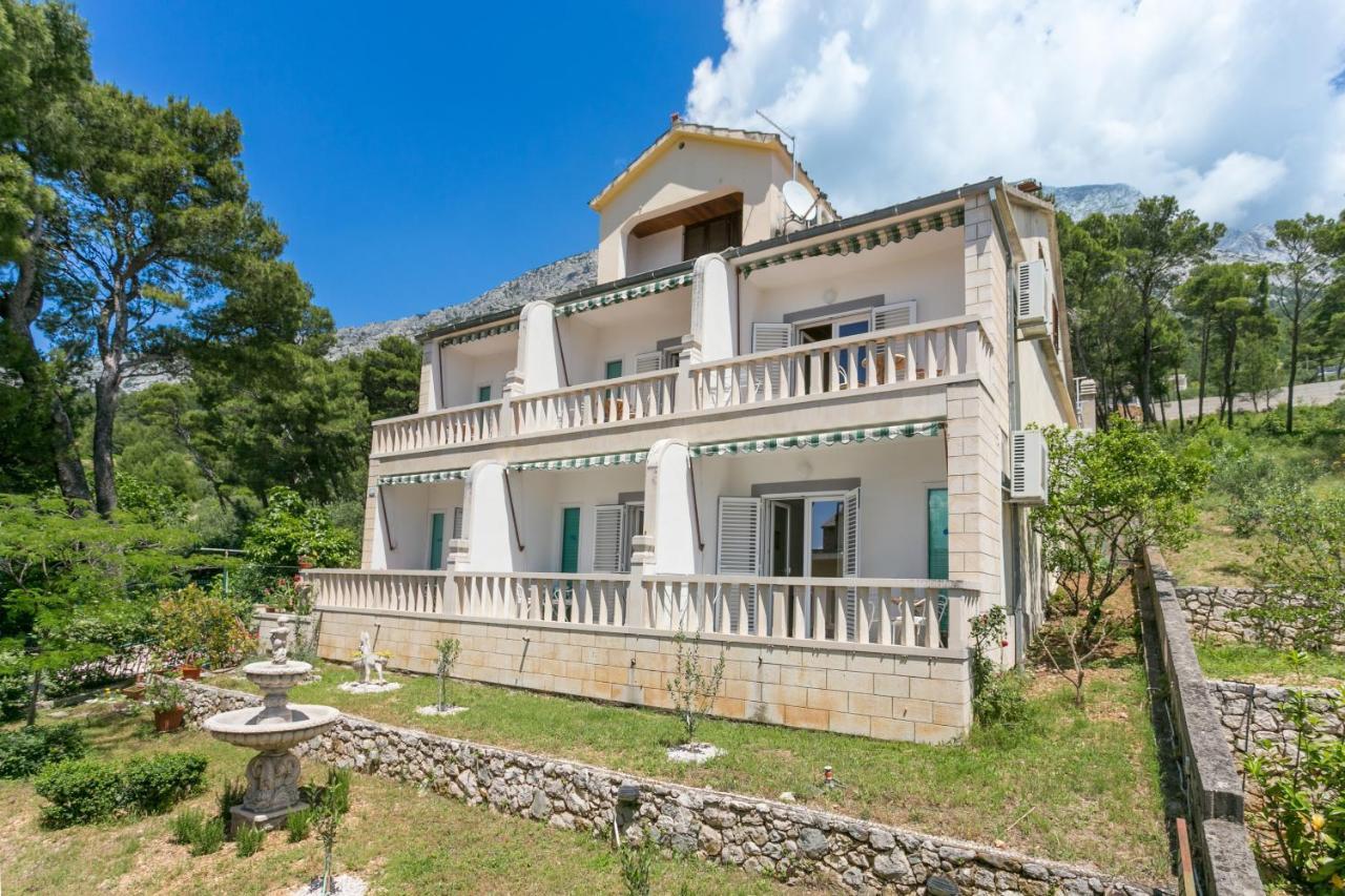 Apartments By The Sea Brela, Makarska - 18356 Bagian luar foto