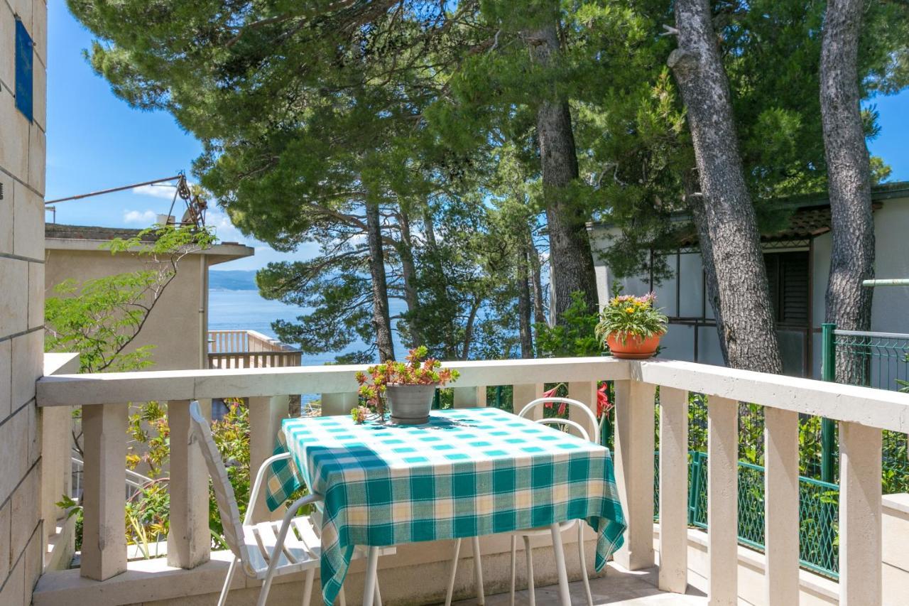 Apartments By The Sea Brela, Makarska - 18356 Bagian luar foto