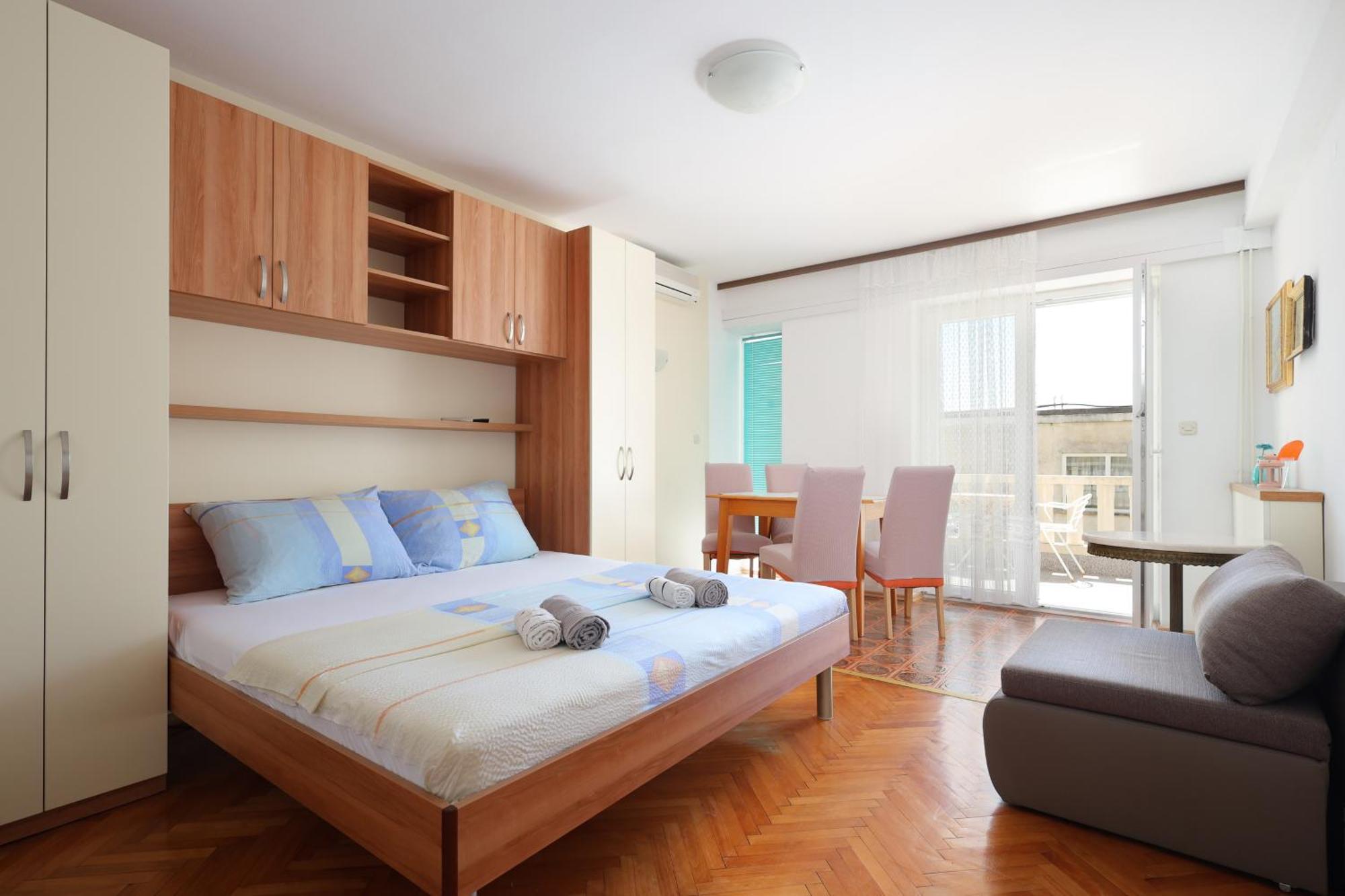 Apartments By The Sea Brela, Makarska - 18356 Bagian luar foto
