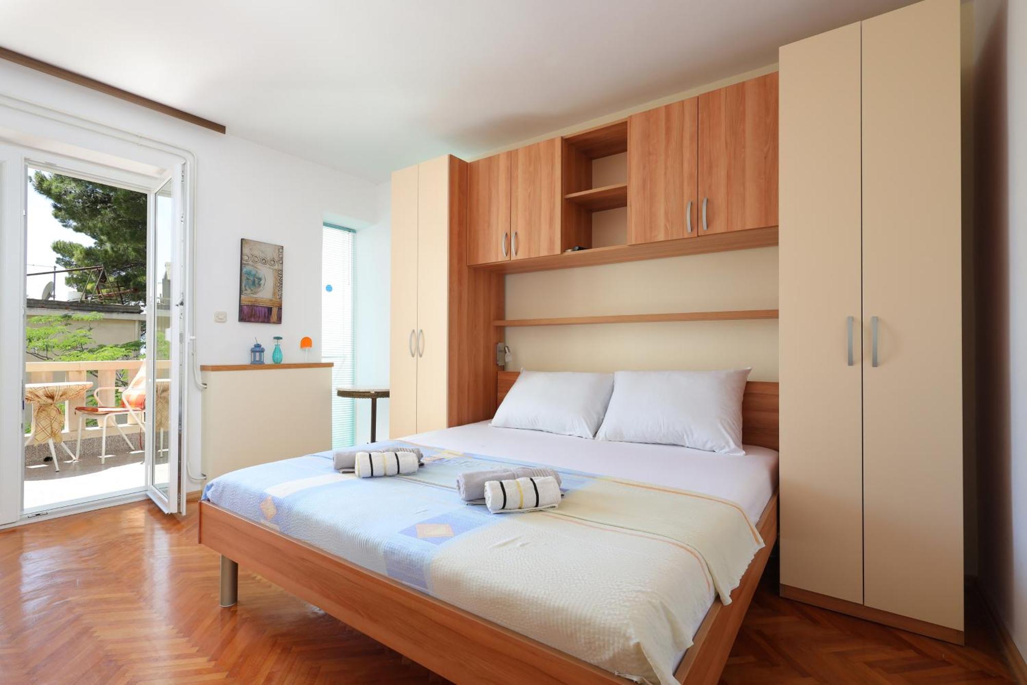 Apartments By The Sea Brela, Makarska - 18356 Bagian luar foto