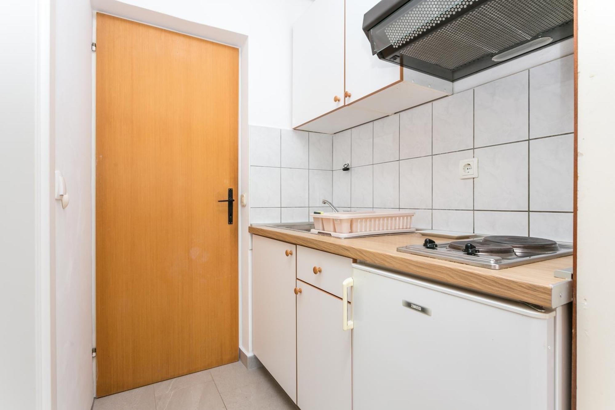 Apartments By The Sea Brela, Makarska - 18356 Bagian luar foto