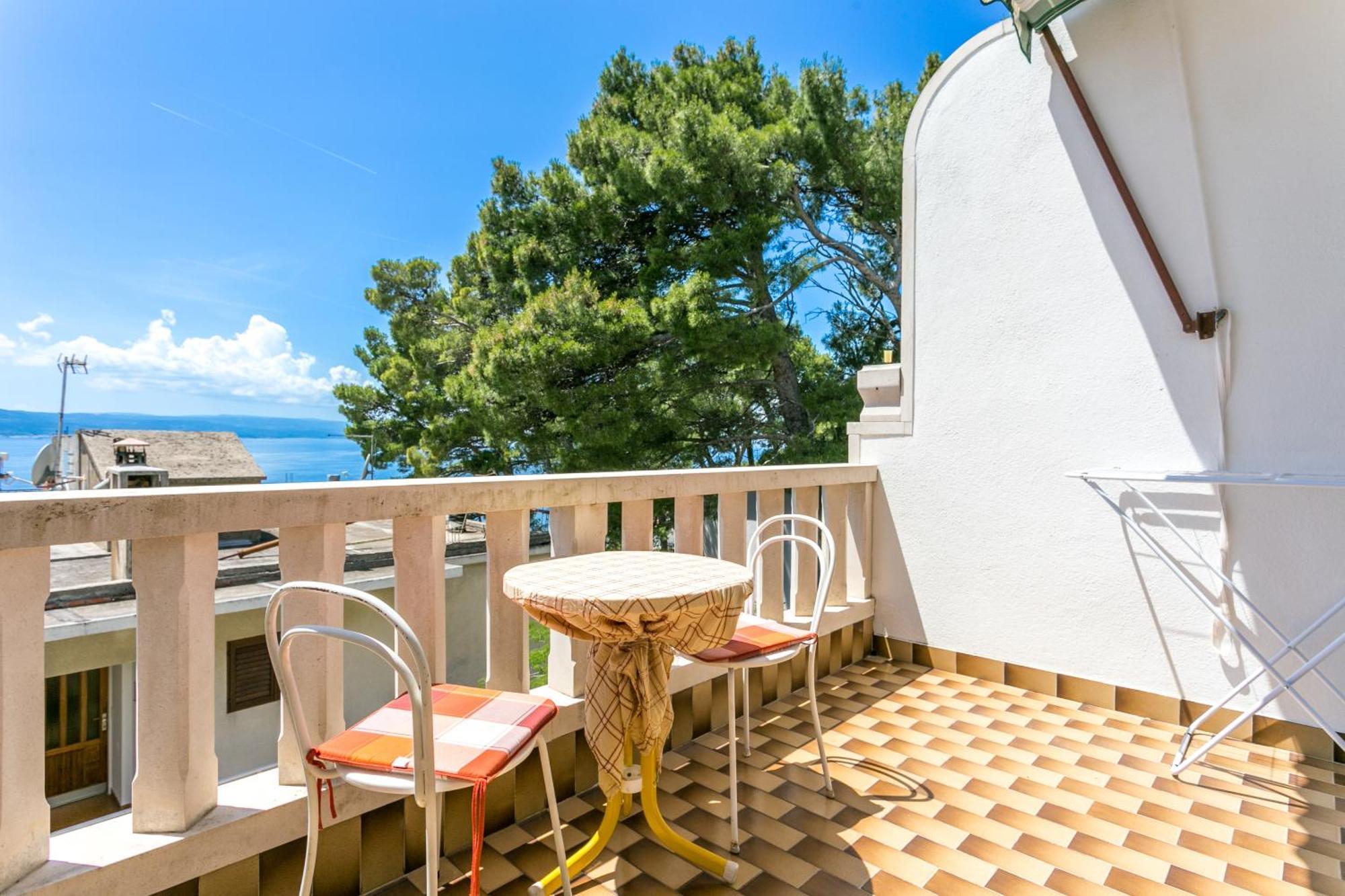 Apartments By The Sea Brela, Makarska - 18356 Bagian luar foto