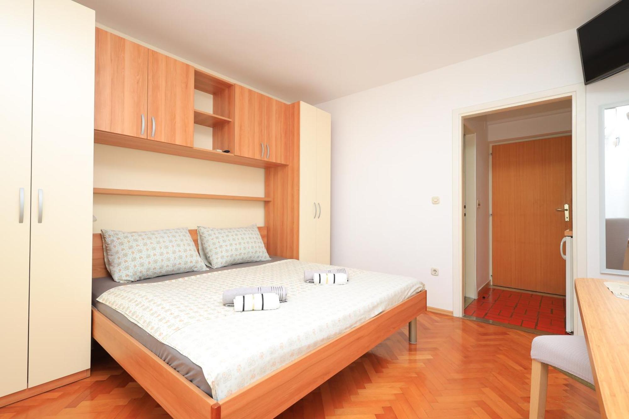 Apartments By The Sea Brela, Makarska - 18356 Ruang foto