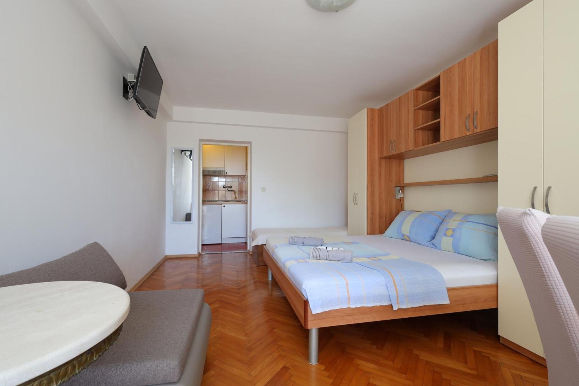 Apartments By The Sea Brela, Makarska - 18356 Ruang foto