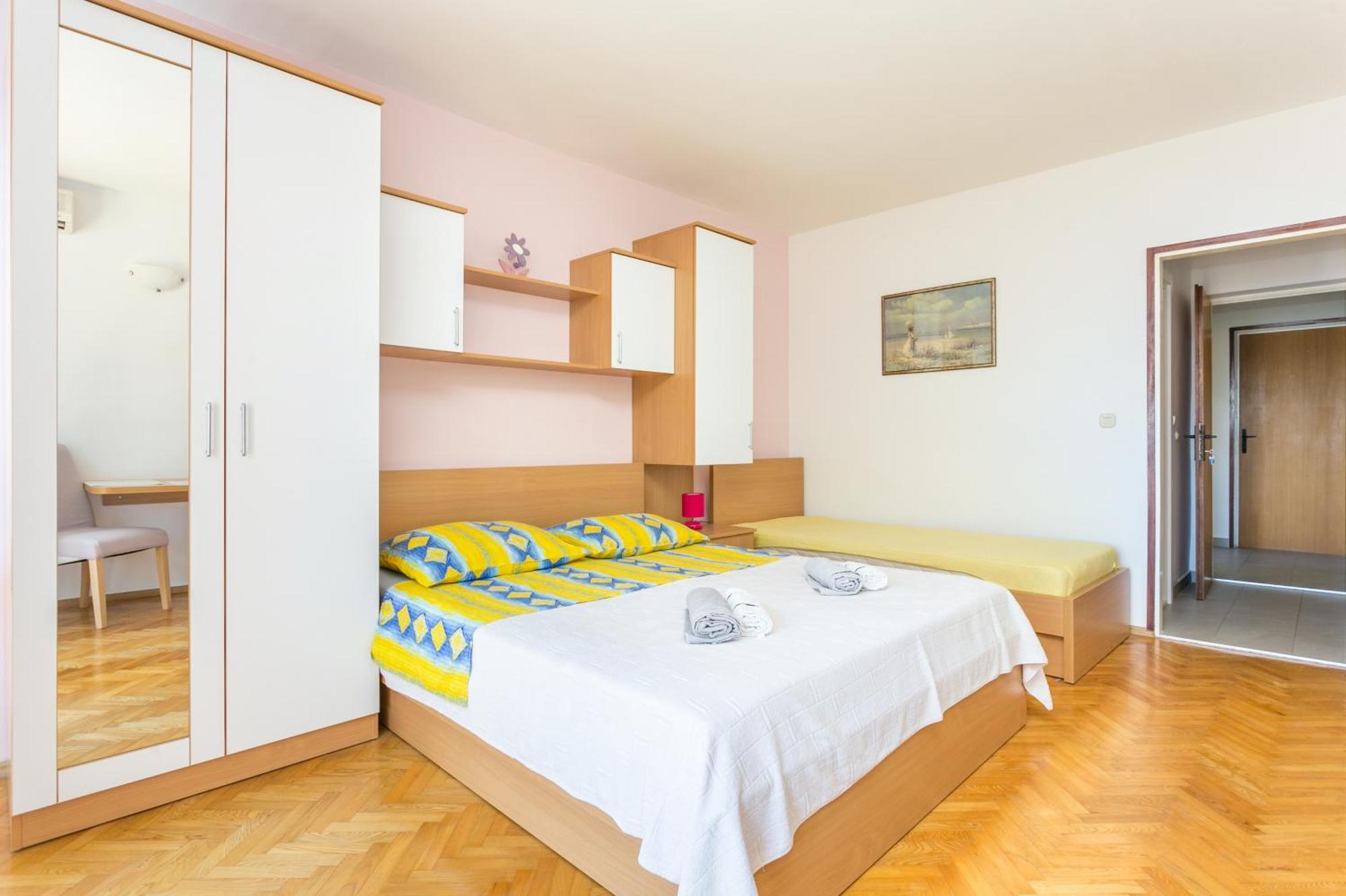 Apartments By The Sea Brela, Makarska - 18356 Ruang foto