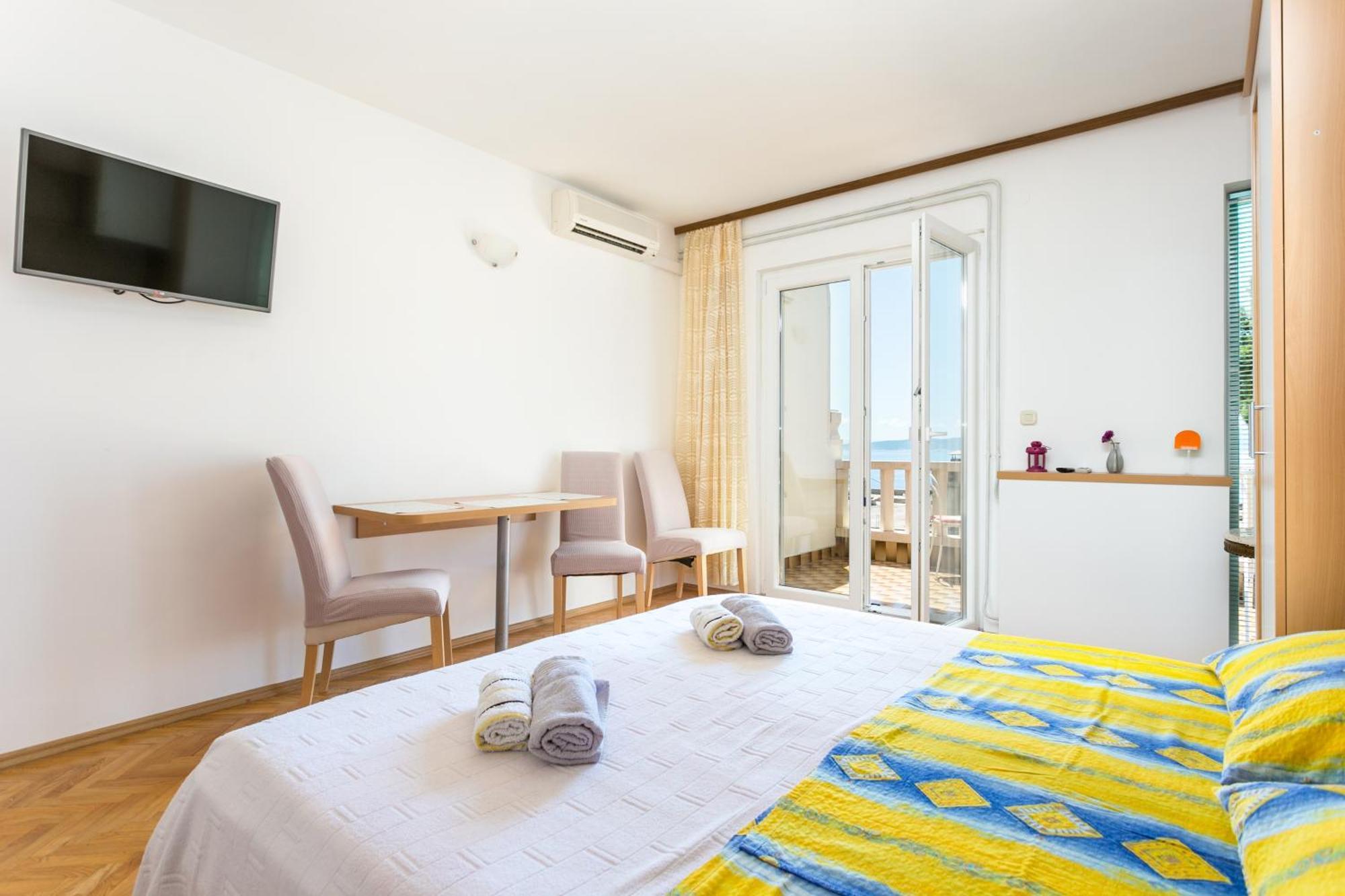 Apartments By The Sea Brela, Makarska - 18356 Ruang foto