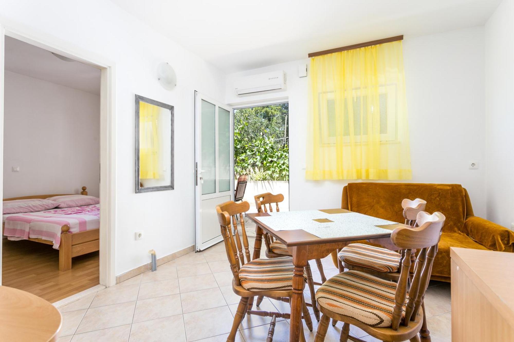 Apartments By The Sea Brela, Makarska - 18356 Ruang foto